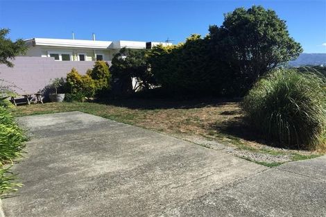 Photo of property in 200 Nevay Road, Karaka Bays, Wellington, 6022