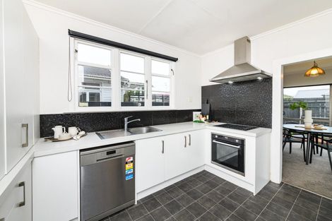 Photo of property in 76a Wood Street, Takaro, Palmerston North, 4410