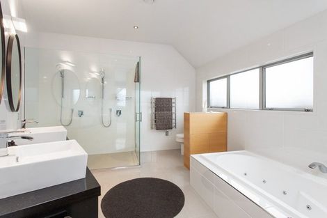 Photo of property in 93 Merivale Lane, Merivale, Christchurch, 8014