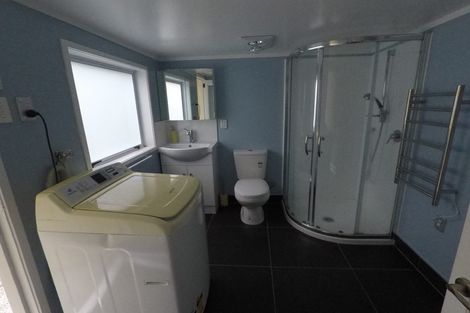 Photo of property in 32 Peter Terrace, Castor Bay, Auckland, 0620