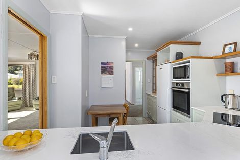 Photo of property in 66 Taylor Terrace, Tawa, Wellington, 5028
