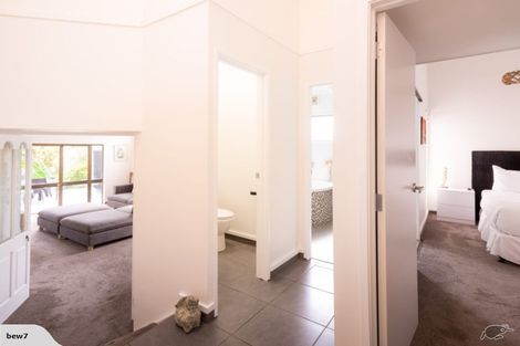 Photo of property in 19 Tiri View Place, Waiake, Auckland, 0630