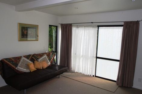 Photo of property in 3 Nadine Place, Mangere Bridge, Auckland, 2022