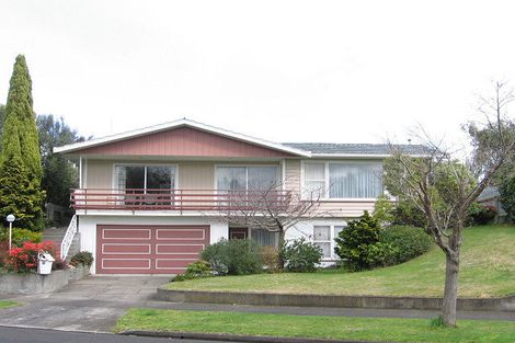 Photo of property in 76 Churchill Avenue, Hokowhitu, Palmerston North, 4410