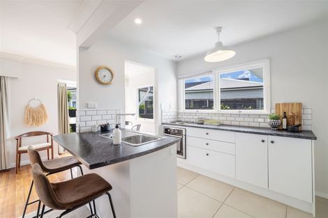 Photo of property in 2/42 Office Road, Merivale, Christchurch, 8014