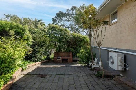 Photo of property in 196 Dyers Pass Road, Cashmere, Christchurch, 8022