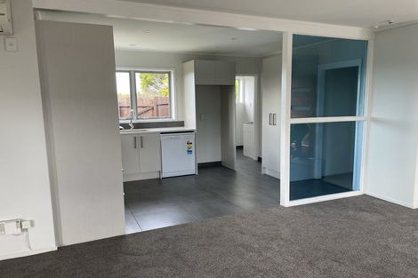 Photo of property in 1/4 Pemberton Avenue, Bayview, Auckland, 0629