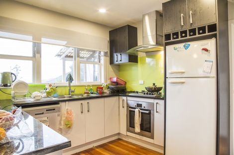 Photo of property in 19 Norcross Avenue, Henderson, Auckland, 0612