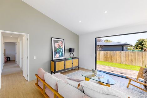 Photo of property in 98a Willryan Avenue, New Brighton, Christchurch, 8083