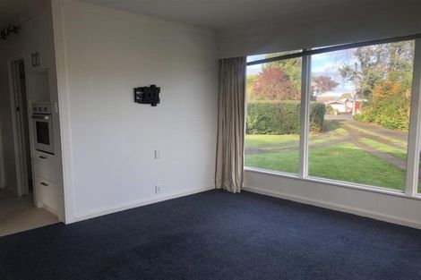 Photo of property in 16 Howard Road, Taradale, Napier, 4112