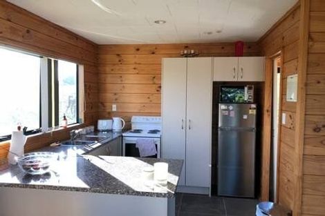 Photo of property in 264 State Highway 16, Kumeu, 0892