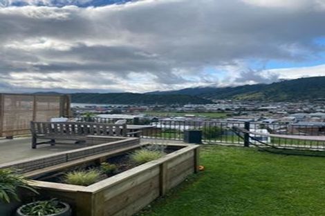 Photo of property in 10 Harbour View Heights, Picton, 7220