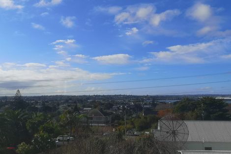 Photo of property in 70 Hillside Road, Mount Wellington, Auckland, 1062
