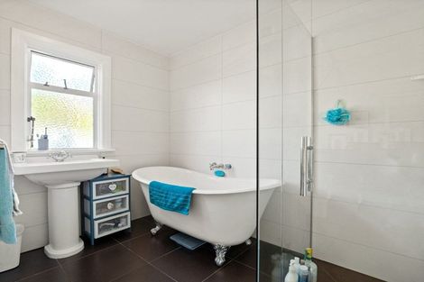 Photo of property in 11 Valpy Street, Saint Clair, Dunedin, 9012