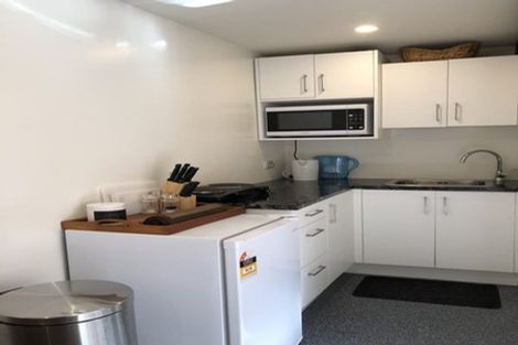 Photo of property in 34 Sandown Road, Rothesay Bay, Auckland, 0630