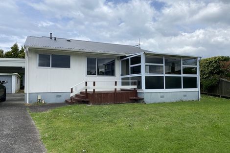 Photo of property in 9 Raupapa Street, Northcote, Auckland, 0627