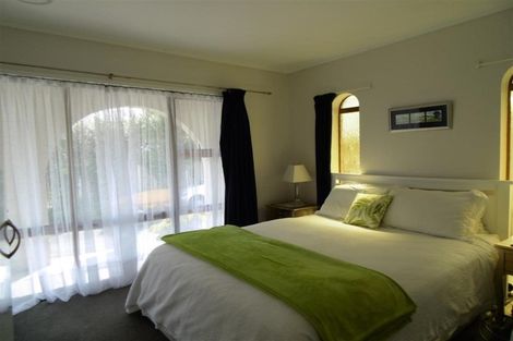 Photo of property in 1/100 Stredwick Drive, Torbay, Auckland, 0630