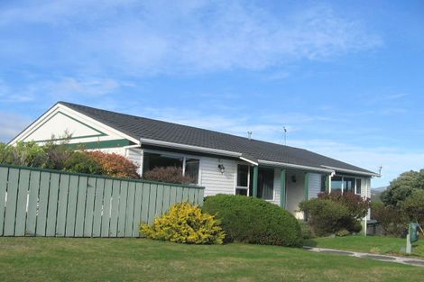 Photo of property in 2 Findhorn Place, Papakowhai, Porirua, 5024