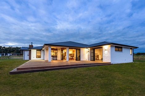 Photo of property in 7 Kanuka Grove, Kinloch, Taupo, 3377