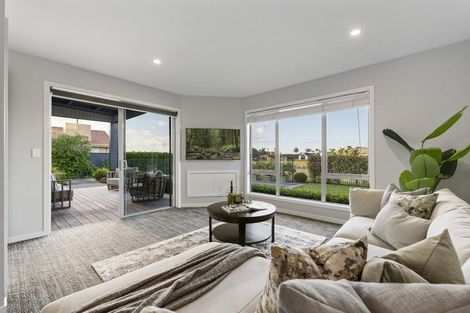 Photo of property in 37 Forstera Way, Papamoa Beach, Papamoa, 3118