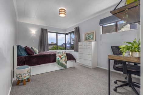 Photo of property in 54 Highbury Drive, Levin, 5510