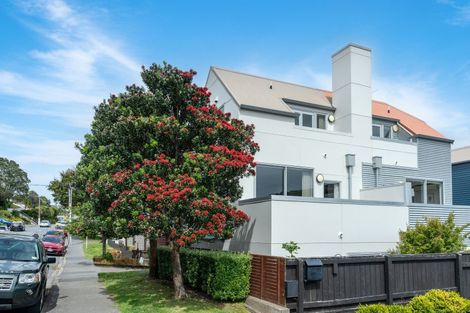 Photo of property in 1/12 Agra Crescent, Khandallah, Wellington, 6035