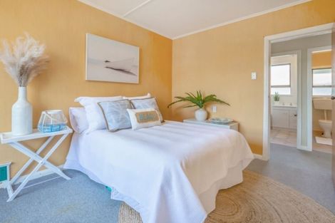 Photo of property in 87 Te Pene Avenue, Titahi Bay, Porirua, 5022