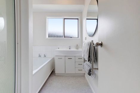 Photo of property in 1/573 Beach Road, Murrays Bay, Auckland, 0630