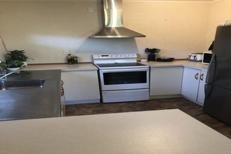 Photo of property in 20a Armagh Road, Blockhouse Bay, Auckland, 0600