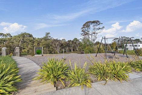 Photo of property in 11 Waihou Crescent, Albany Heights, Auckland, 0632