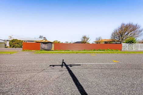 Photo of property in 16 Iredale Road, Hawera, 4610