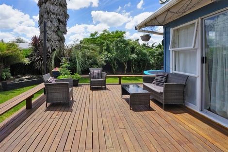 Photo of property in 24 Rhonda Avenue, Deanwell, Hamilton, 3206