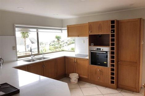 Photo of property in 29 Calypso Place, Rothesay Bay, Auckland, 0630