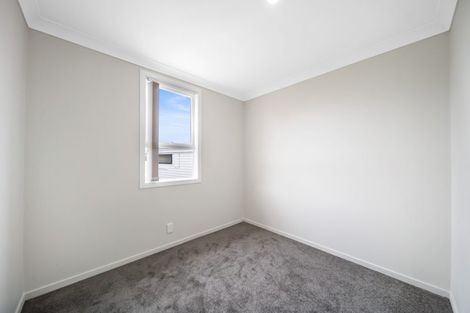 Photo of property in 4 Convair Crescent, Mangere, Auckland, 2022