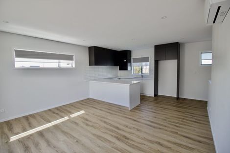 Photo of property in 4/94 Target Road, Totara Vale, Auckland, 0629