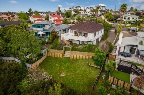 Photo of property in 5 Hobie Court, West Harbour, Auckland, 0618