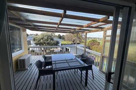 Photo of property in 14 Heather Place, Sunnynook, Auckland, 0620