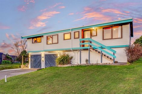 Photo of property in 29 James Cook Drive, Whitby, Porirua, 5024