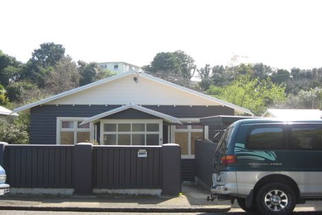 Photo of property in 8 Aubrey Street, New Plymouth, 4310