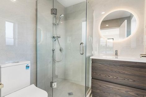 Photo of property in 40c Cyclarama Crescent, Massey, Auckland, 0614