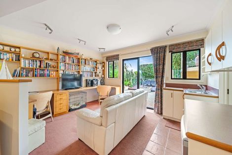 Photo of property in 16 Slade Street, Oamaru North, Oamaru, 9400