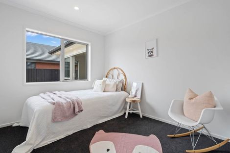 Photo of property in 9 Paihere Street, Huapai, Kumeu, 0810