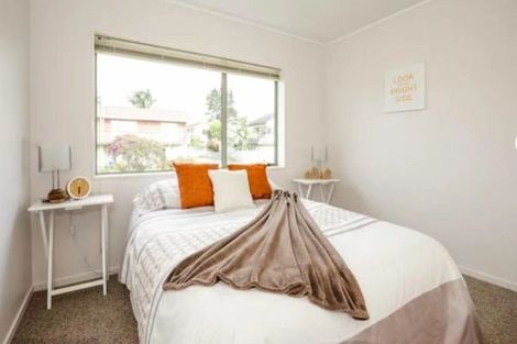 Photo of property in 1 Bridgehead Cove, West Harbour, Auckland, 0618