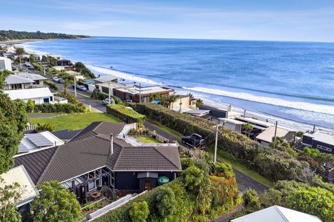 Photo of property in 94 Messenger Terrace, Oakura, 4314