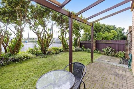 Photo of property in 3/4 Charlenne Close, Ranui, Auckland, 0612