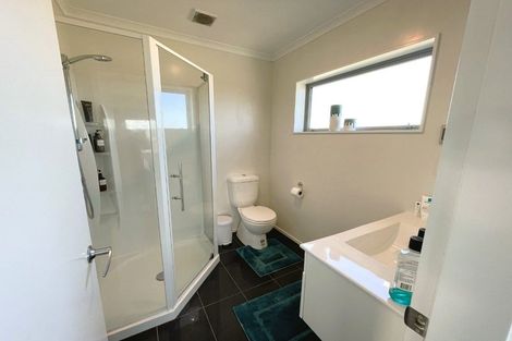 Photo of property in 28 Havana Rise, Grenada Village, Wellington, 6037