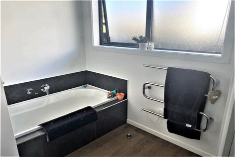 Photo of property in 548a Queen Street East, Levin, 5510