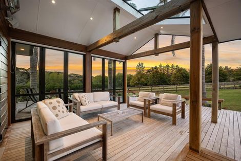 Photo of property in 883 Peak Road, Helensville, 0875