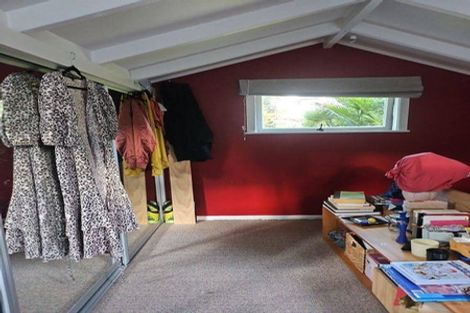 Photo of property in 56 Sylvan Valley Avenue, Titirangi, Auckland, 0604