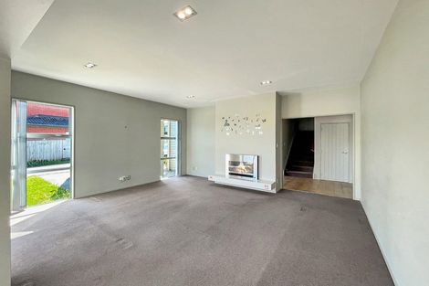 Photo of property in 8 Mana Lane, Pinehill, Auckland, 0632